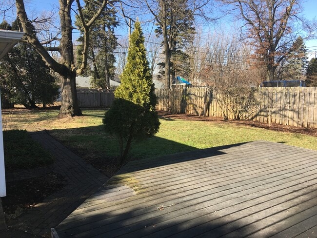 Building Photo - 116 N Adams St