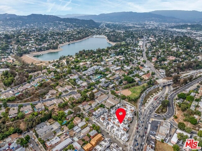 Building Photo - 2205 Selig Dr