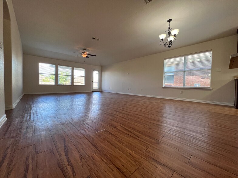 Building Photo - 706 Cedar Cove Dr