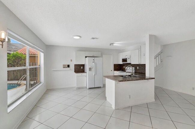 Building Photo - 8895 Sonoma Lake Blvd