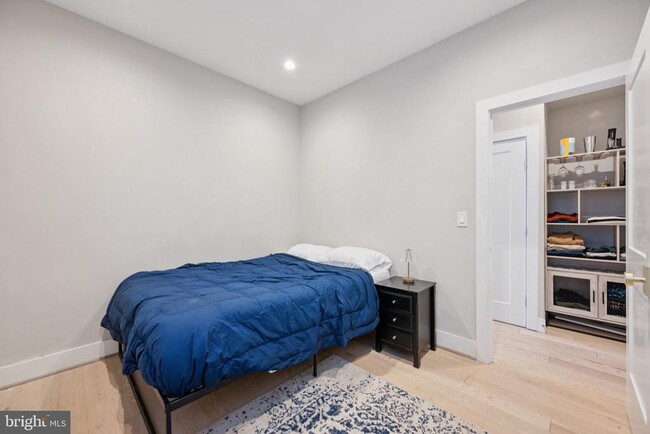 Building Photo - 1636 Trinidad Ave NE