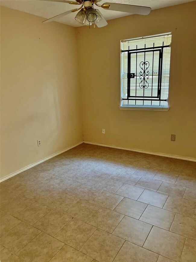 Building Photo - 11627 Cliveden Dr