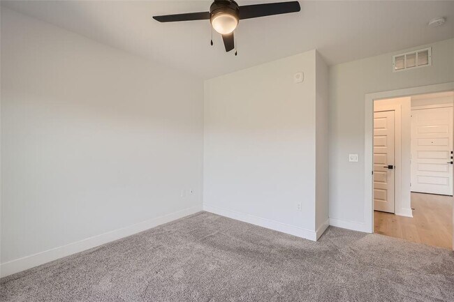 Building Photo - 2500 Longview St