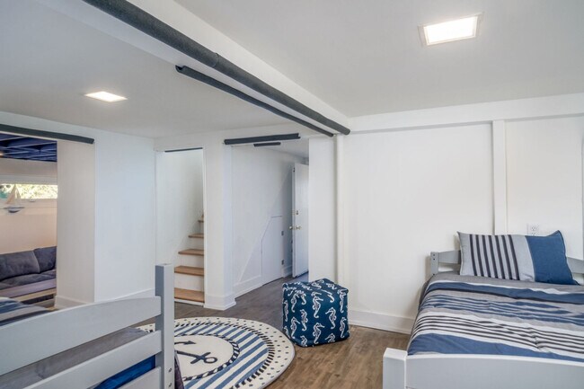 Building Photo - 184 Grand Ave