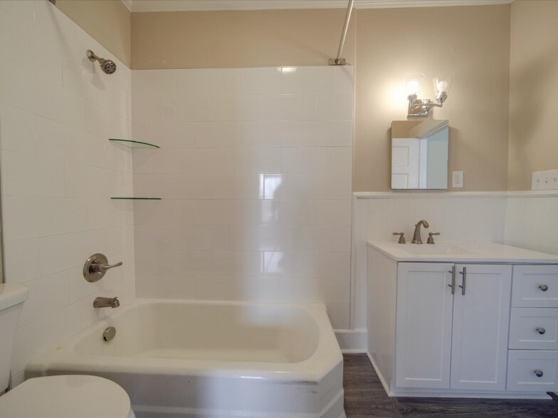 Building Photo - 1612 N Lee St