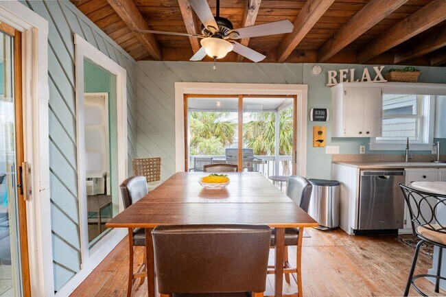 Building Photo - TIME TO SECURE YOUR BOATER'S PARADISE FOR THE FALL OF '25-SPRING OF '26