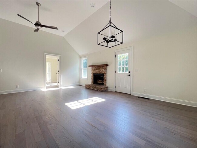 Building Photo - 130 Elk Grove Dr