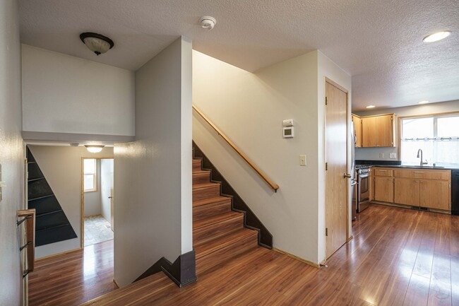 Building Photo - 3 Bedroom 2.5 Bath with workshop and fence...