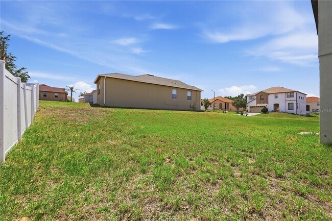 Building Photo - 7339 Country Run Pkwy