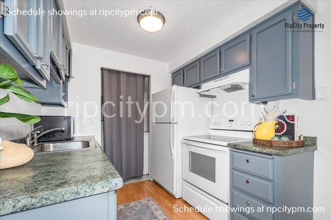 Building Photo - 8312 SW Mohawk St