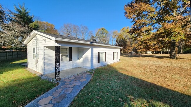 Building Photo - 5930 S New Hope Rd