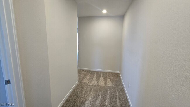 Building Photo - 988 Gearus Pl