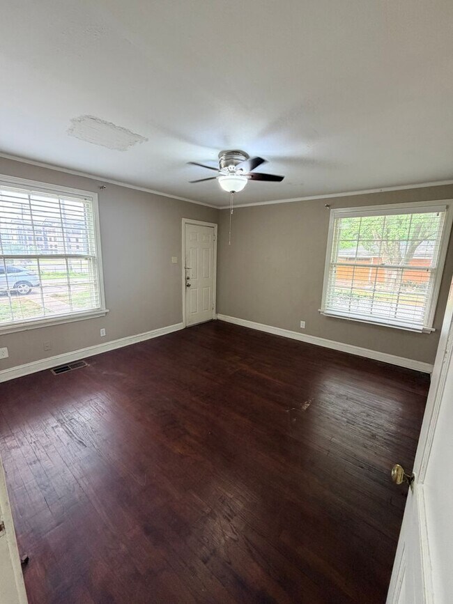 Building Photo - Beautiful 2 Bedroom Unit near LSUS!