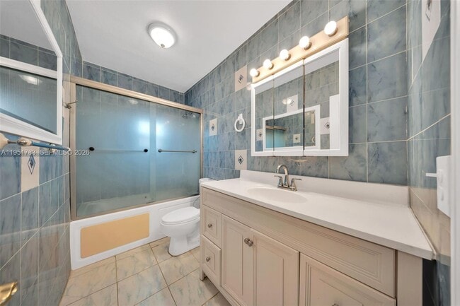 Building Photo - 1624 NE 175th St