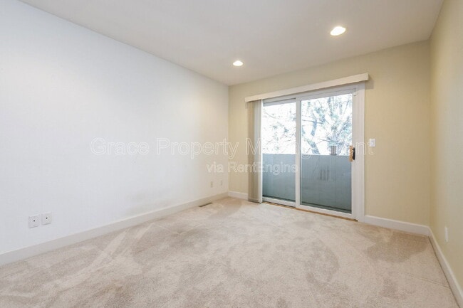 Building Photo - 566 Josephine St