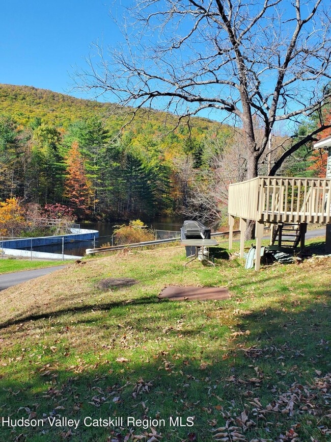 Building Photo - 2 Lakeview Terrace