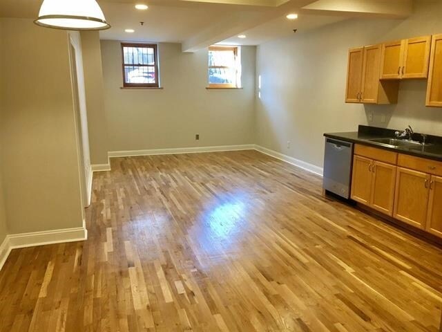 Building Photo - 353 Grove St