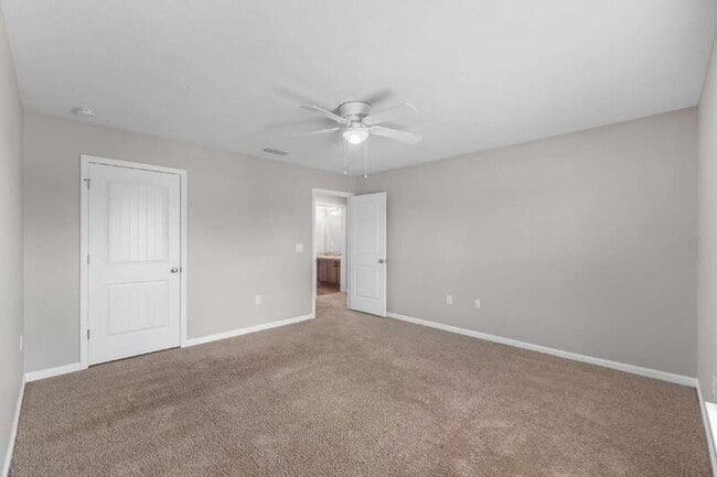 Building Photo - 4905 Kensington Ln