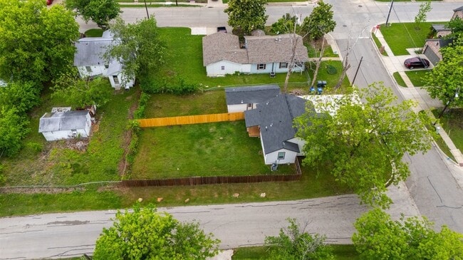 Building Photo - 601 Pearson Ave