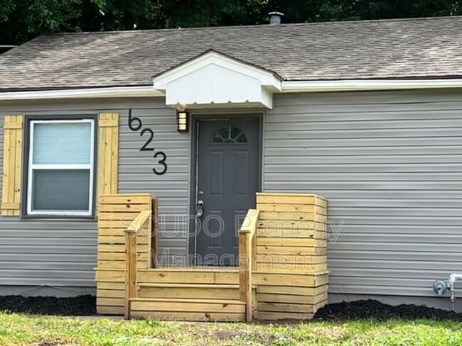 Building Photo - 623 N Highland Dr