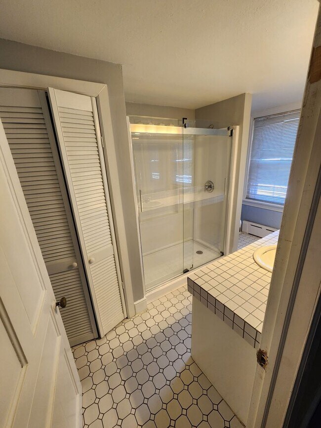 Building Photo - West Chester Historic Townhome - 4 bedrooms, 1 bath