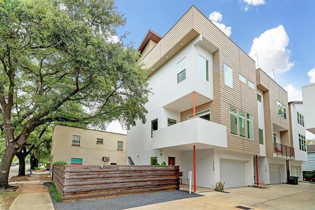 Primary Photo - 1512 Yale St