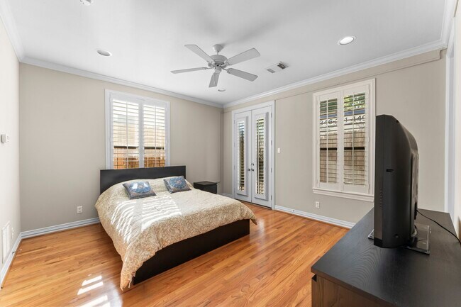 Building Photo - 9910 Orchard Ct