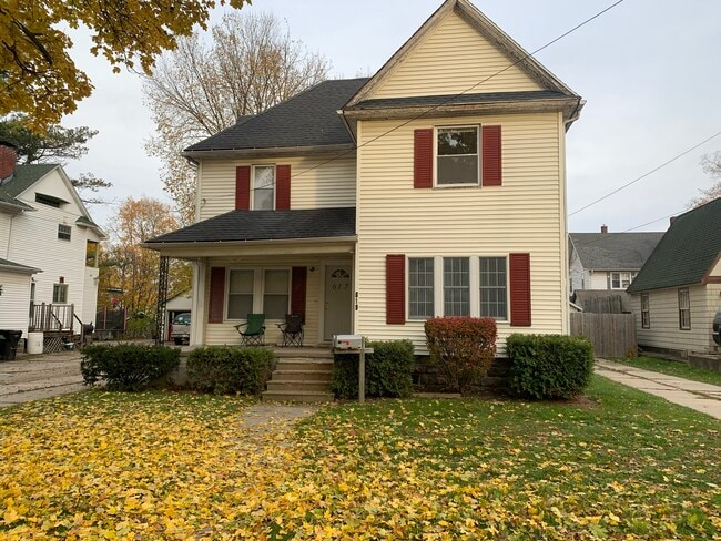 Building Photo - Hastings Duplex
