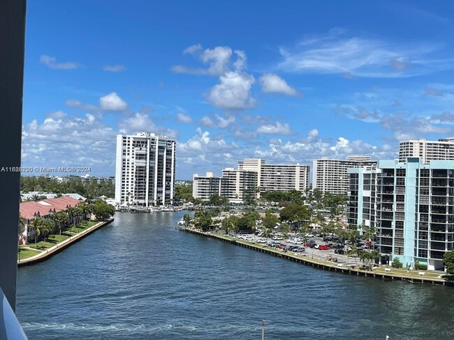 Building Photo - 3800 S Ocean Dr