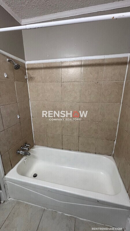 Building Photo - 4694 McCrory Ave