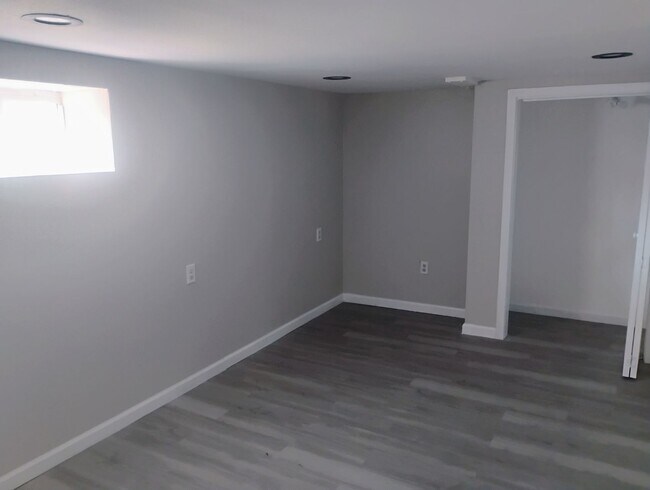 Building Photo - Cozy 2BR Home in KC Northland – Fully Fenced Yard & Fresh Updates