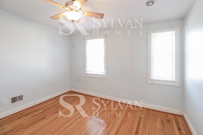 Building Photo - Where Charm Meets Comfort