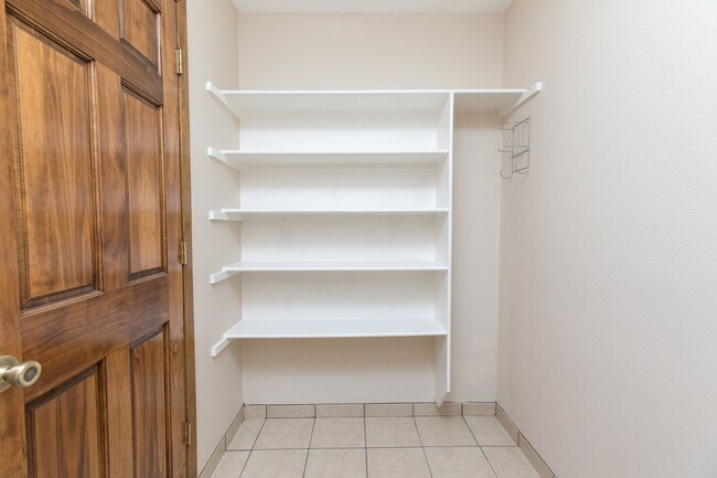 Building Photo - 12422/12424 CR 499
