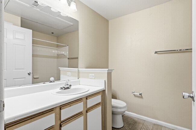 Building Photo - 7438 S Quail Cir