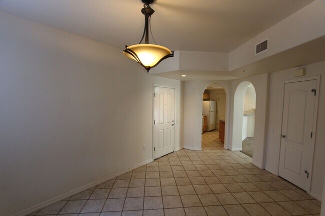 Building Photo - 3-Bedroom Summit Park Condo with Fireplace & Balcony