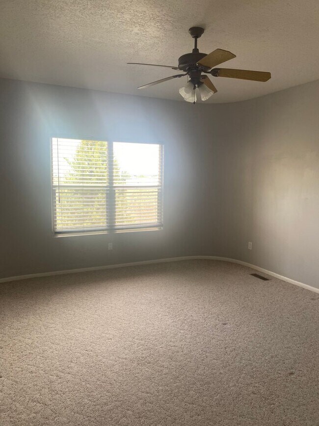 Building Photo - Beautiful home located in rio rancho