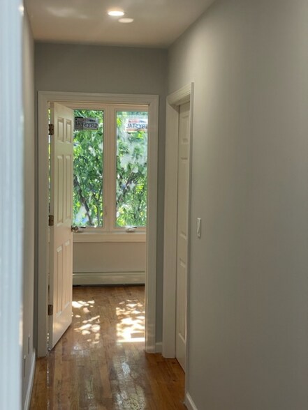 Building Photo - 33 Union Ln