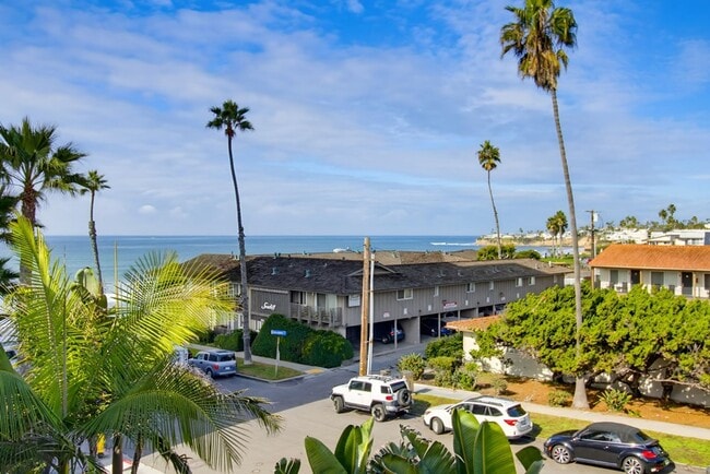 Building Photo - Steps from the Sand - Pacific Beach Townhome, Offered Fully or Partially Furnished