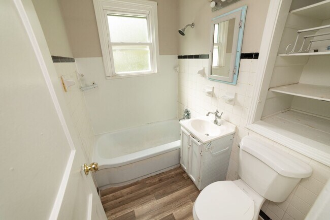 Building Photo - Charming 4BR/2BA Home in South Nashville – Great Location!