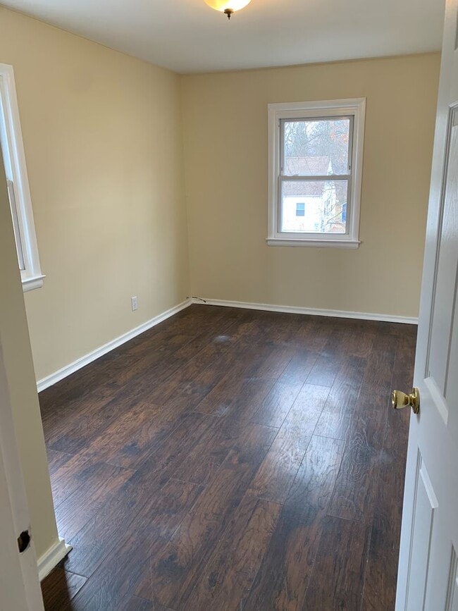 Building Photo - 2 Bedroom apartment for Rent - Poughkeepsie
