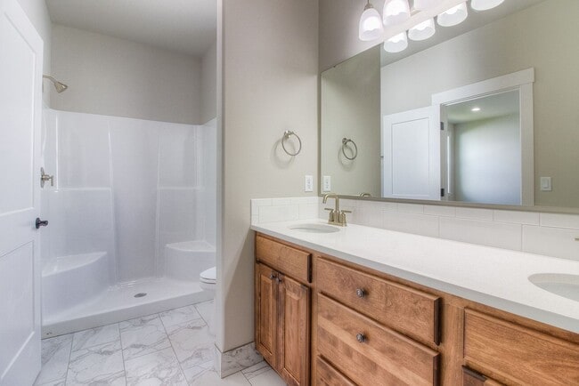 Building Photo - GorgeousBuilt Home in West Valley