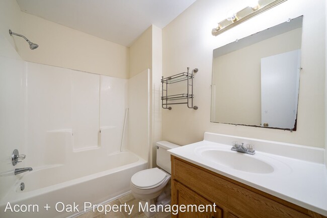 Building Photo - 3 br, 2.5 bath House - 15 Willow Bridge Dr