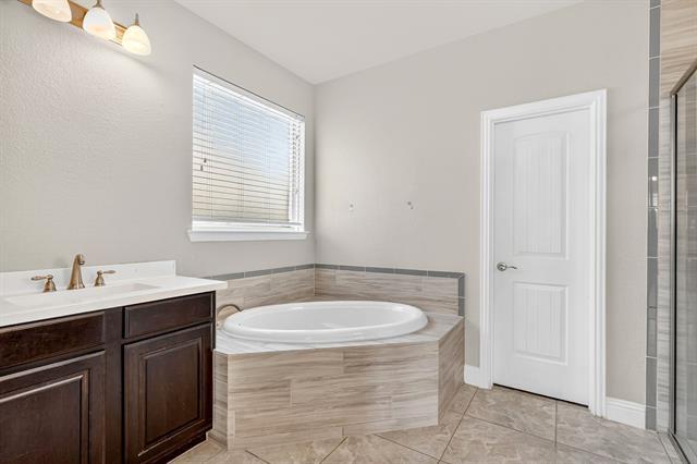 Building Photo - 1012 Summer Ln