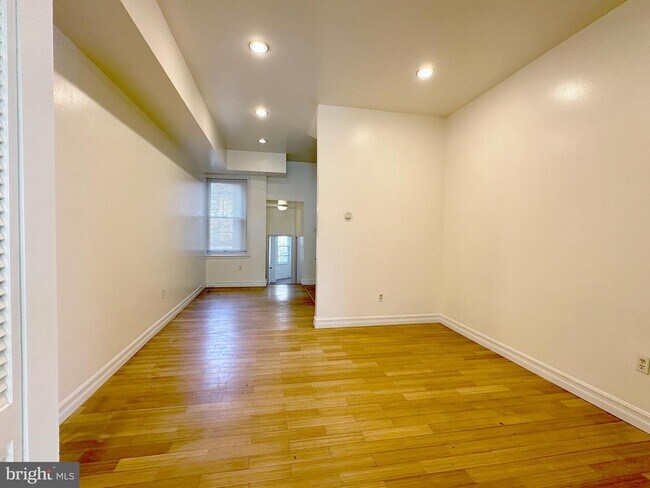 Building Photo - 3231 Powelton Ave
