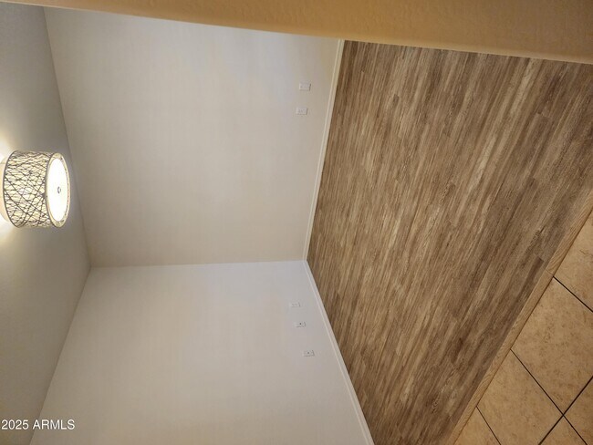 Building Photo - 7559 W Andrea Dr