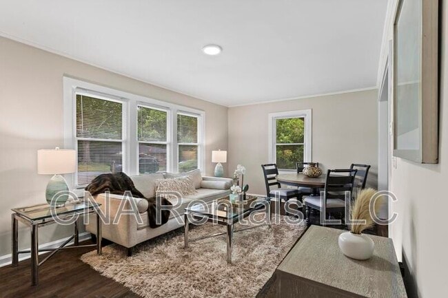 Building Photo - 629 Dunton Cir SE