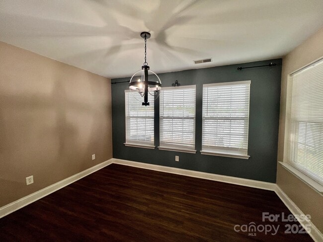 Building Photo - 520 Jakes Ridge Ln