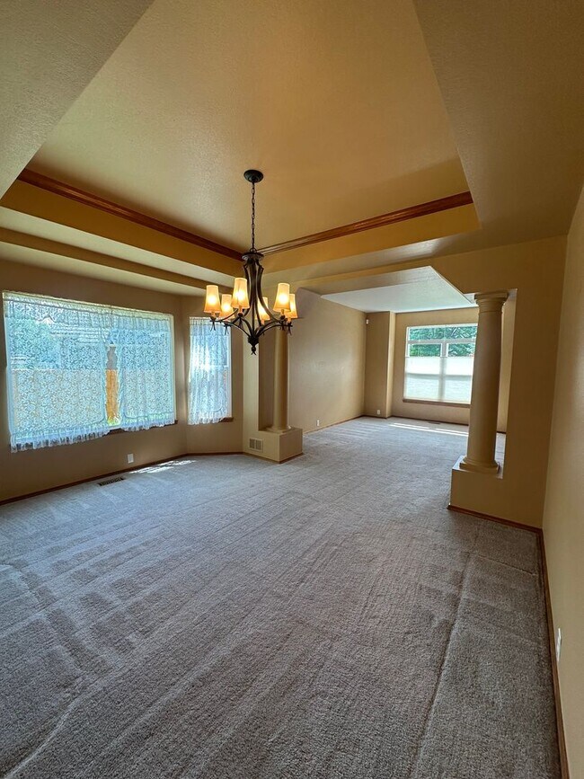 Building Photo - 7640 Lonergan Ct