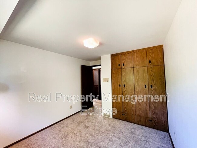 Building Photo - 11105 SE 59th St