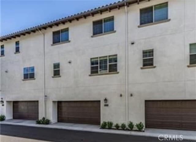 Building Photo - 336 Lantana Dr